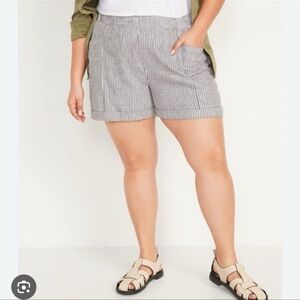NWT Old navy railroad linen shorts with pockets! 3.5” inseam